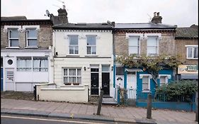 Stylish Room With Private Bath & Terrace In Super Central Clapham Junction Minutes From Victoria, Waterloo, Gatwick